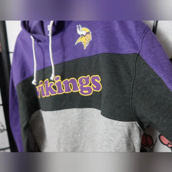 Women's Purple and Gray Colorblock Vikings Hoodie Size Medium - Picture 10 of 13